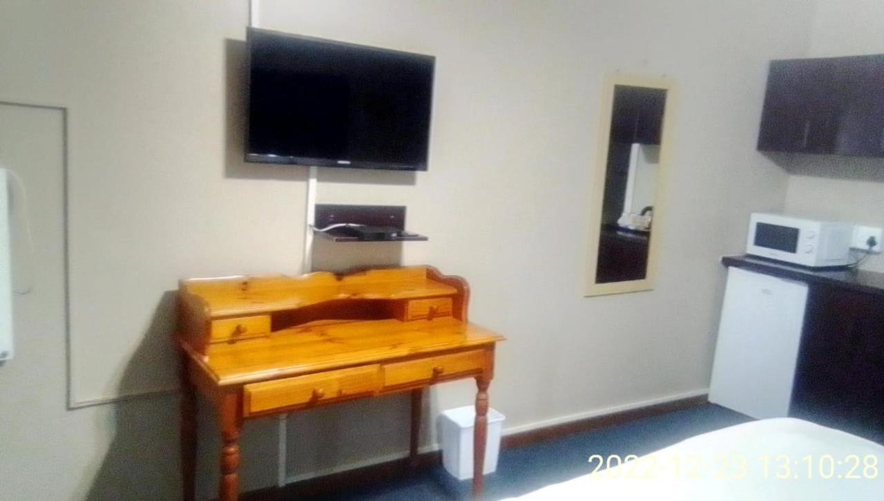 Hemmingways Bed and Breakfast King William's Town Eksteriør billede