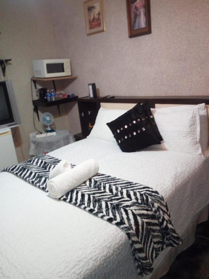 Hemmingways Bed and Breakfast King William's Town Eksteriør billede