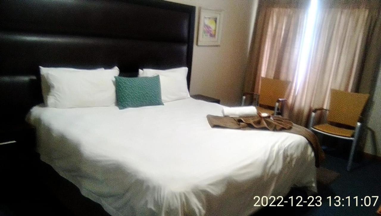 Hemmingways Bed and Breakfast King William's Town Eksteriør billede
