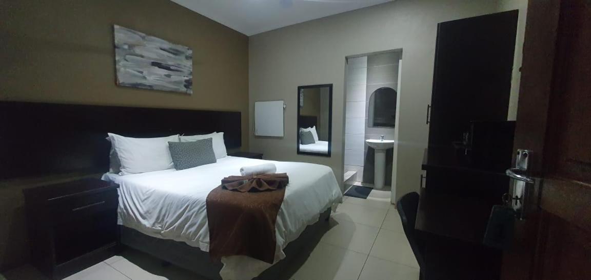Hemmingways Bed and Breakfast King William's Town Eksteriør billede