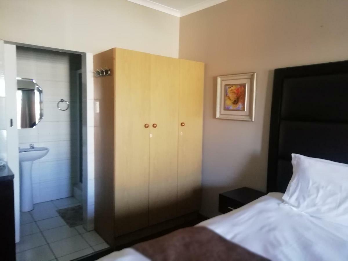 Hemmingways Bed and Breakfast King William's Town Eksteriør billede
